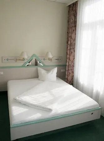 Biohotel Amadeus Hotel 4*